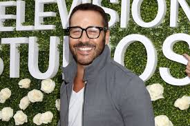 Knowing the Varied Jobs Played by Jeremy Piven During His Career post thumbnail image